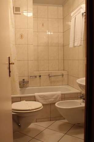 Imagen de la habitación del Hotel Yasha. Foto 15