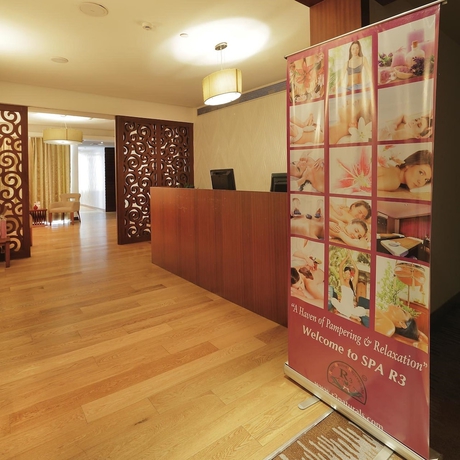 Imagen de los interiores del Hotel Yashail Haridwar. Foto 18