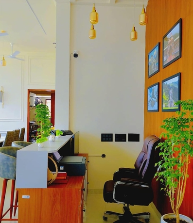 Imagen de los interiores del Hotel Yashasvi Himalayan Resort. Foto 11