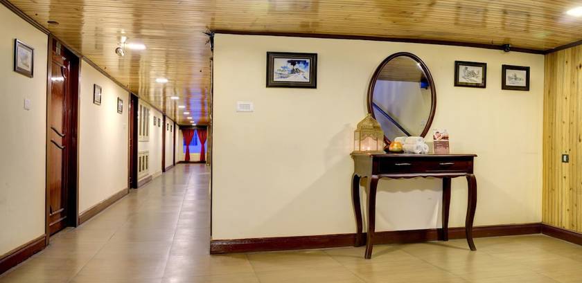 Imagen de los interiores del Hotel Yashshree Mall Road Darjeeling. Foto 11