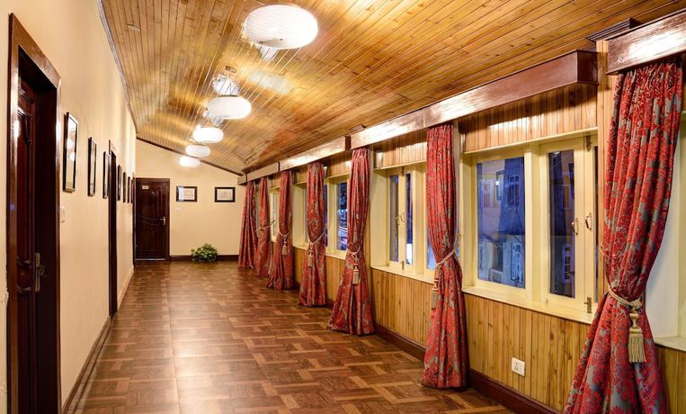 Imagen de los interiores del Hotel Yashshree Mall Road Darjeeling. Foto 13