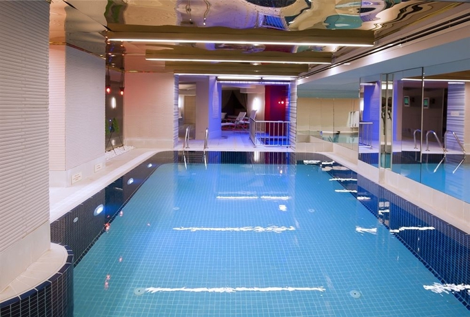 Imagen de la piscina del Hotel Yasmak Sultan. Foto 9