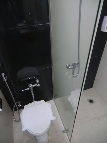 Imagen de la habitación del Hotel Yasmin Karawaci. Foto 6