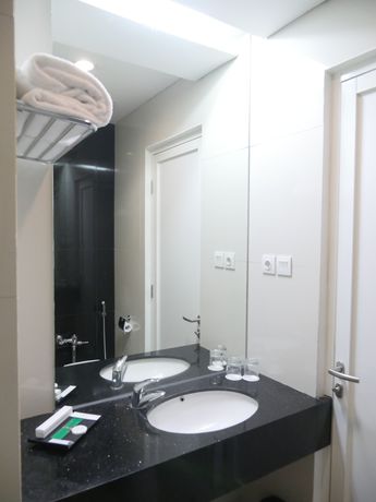Imagen de la habitación del Hotel Yasmin Karawaci. Foto 10
