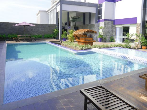 Imagen de la piscina del Hotel Yasmin Karawaci. Foto 20