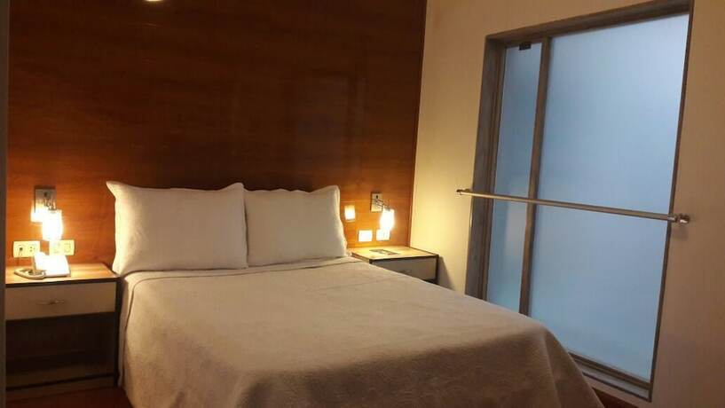 Imagen de la habitación del Hotel Yasmin de Oro. Foto 13