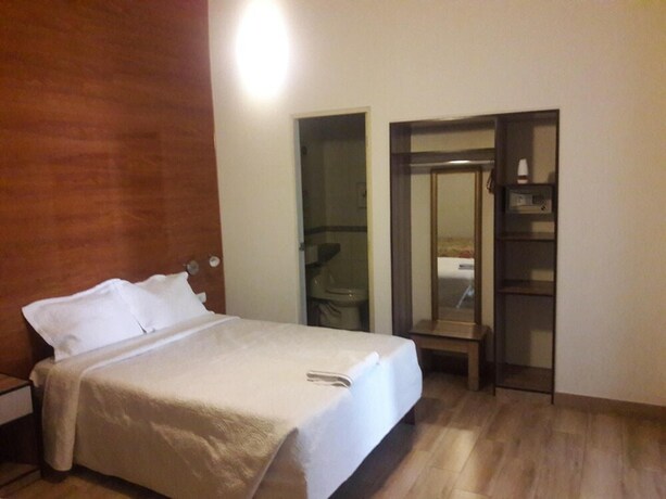 Imagen de la habitación del Hotel Yasmin de Oro. Foto 14