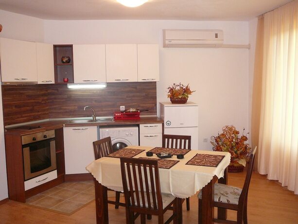 Imagen de la habitación del Hotel Yassen Holiday Village, Sunny Beach. Foto 15