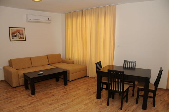 Imagen de la habitación del Hotel Yassen Holiday Village, Sunny Beach. Foto 17