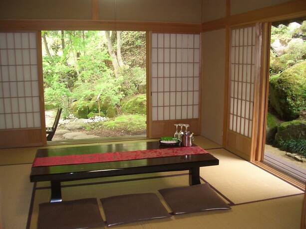 Imagen de la habitación del Hotel Yasuragino Bettei Shikitei. Foto 18