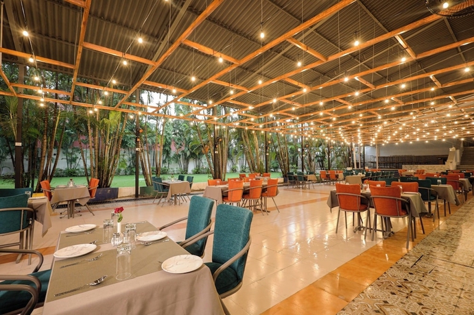 Imagen del bar/restaurante del Hotel Yatri Niwas By Suraj Inn. Foto 3