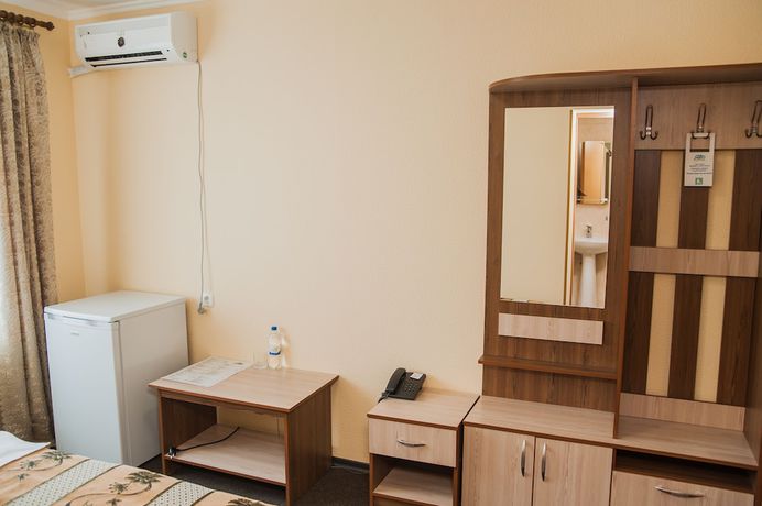 Imagen de la habitación del Hotel Yavir. Foto 12