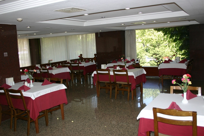 Imagen del bar/restaurante del Hotel Yavuz Otel. Foto 3