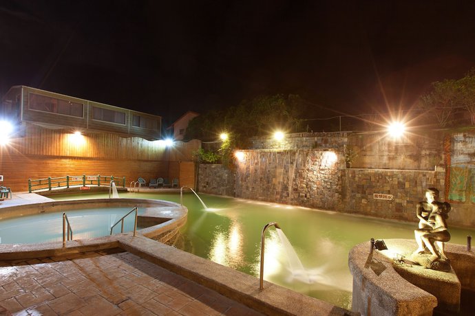 Imagen de la piscina del Hotel Yawan Spa. Foto 19