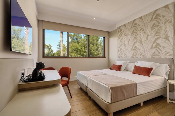 Imagen de la habitación del Hotel Ybarra Sevilla. Foto 5