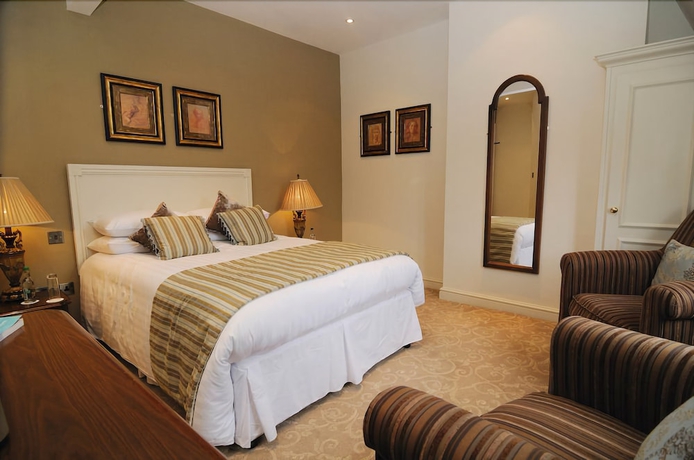 Imagen de la habitación del Hotel Ye Olde Bell and Spa. Foto 2