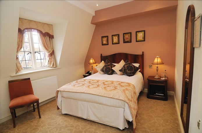 Imagen de la habitación del Hotel Ye Olde Bell and Spa. Foto 3