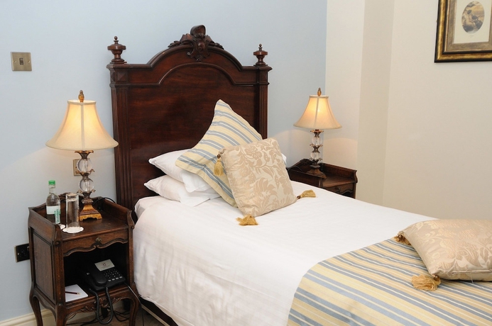 Imagen de la habitación del Hotel Ye Olde Bell and Spa. Foto 5