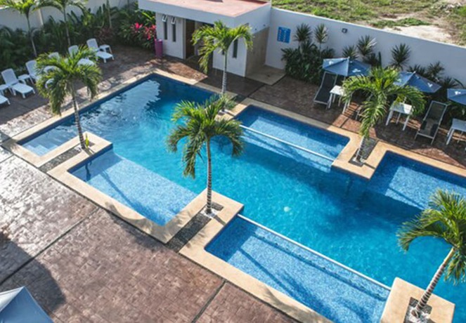 Imagen de la piscina del Hotel Yeah. Foto 19