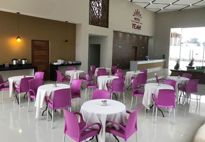 Imagen del bar/restaurante del Hotel Yeah. Foto 6