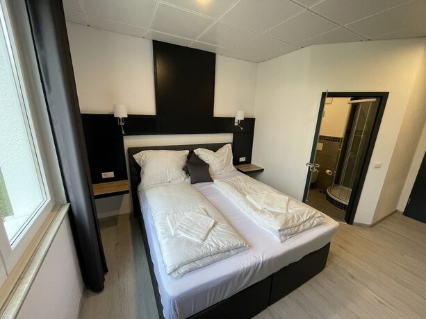 Imagen de la habitación del Hotel Yebs. Foto 12