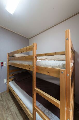 Imagen de la habitación del Hotel Yehadoye Guest House. Foto 12