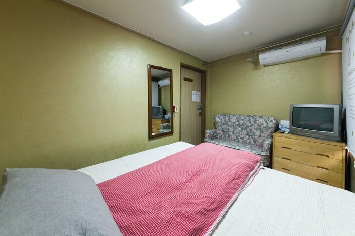 Imagen de la habitación del Hotel Yehadoye Guest House. Foto 18