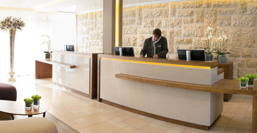 Imagen de los interiores del Hotel Yehuda. Foto 12