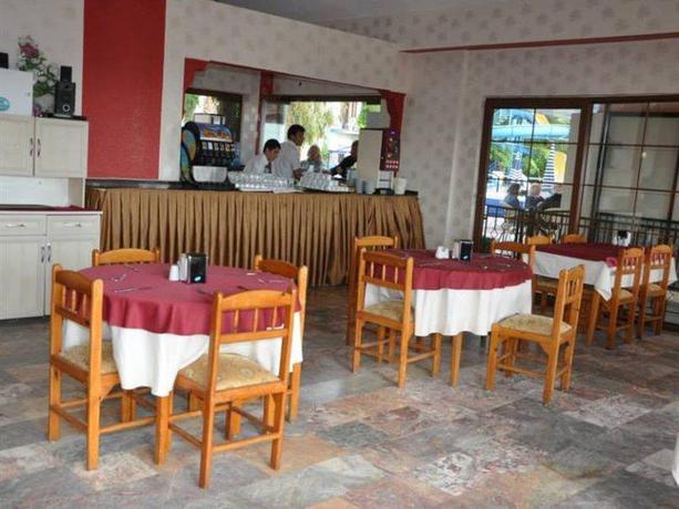 Imagen del bar/restaurante del Hotel Yel Holiday Resort. Foto 4