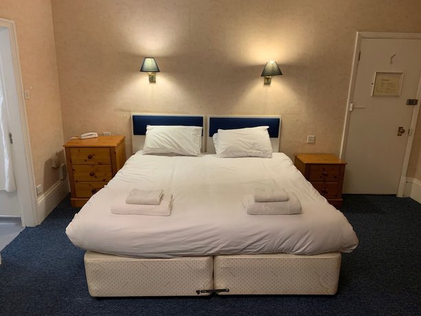Imagen de la habitación del Hotel Yelf\'s. Foto 4