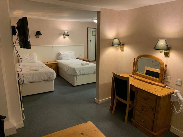 Imagen de la habitación del Hotel Yelf\'s. Foto 17