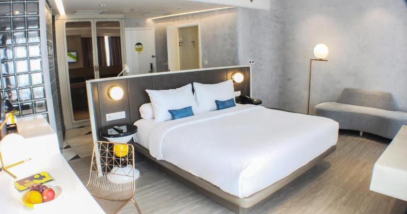 Imagen de la habitación del Hotel Yello Harmoni. Foto 13