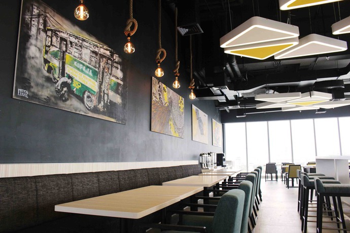 Imagen del bar/restaurante del Hotel Yello Harmoni. Foto 6