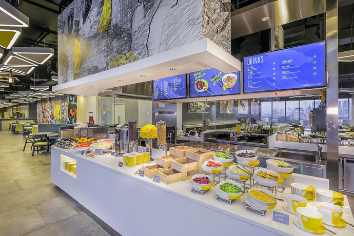 Imagen del bar/restaurante del Hotel Yello Harmoni. Foto 8