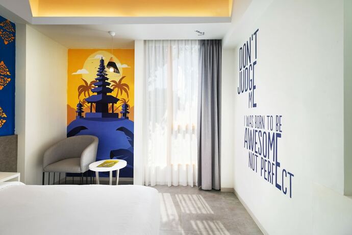Imagen de la habitación del Hotel Yello Kuta Beachwalk Bali. Foto 14