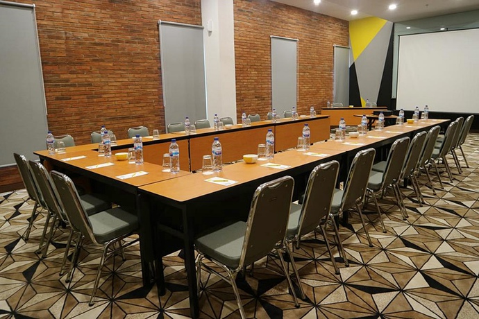 Imagen de los interiores del Hotel Yello Manggarai. Foto 9