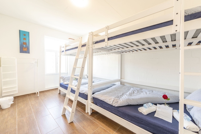 Imagen de la habitación del Hotel Yellow Inn. Foto 14