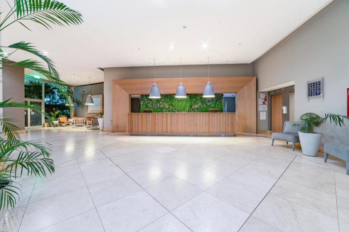 Imagen de los interiores del Hotel Yellow Praia Monte Gordo. Foto 8