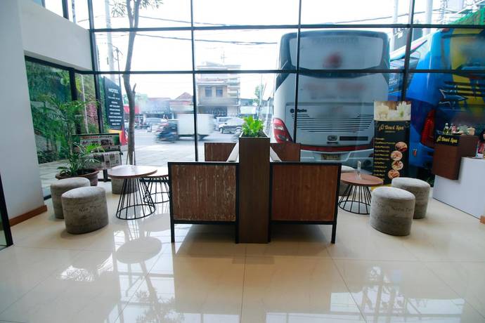 Imagen de los interiores del Hotel Yellow Star Ambarukmo. Foto 20