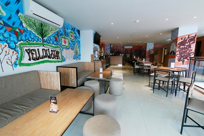 Imagen del bar/restaurante del Hotel Yellow Star Gejayan. Foto 3