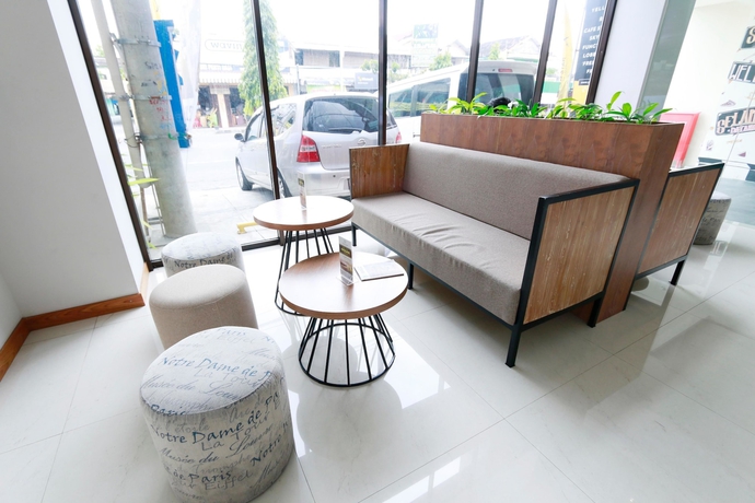 Imagen de los interiores del Hotel Yellow Star Gejayan. Foto 19