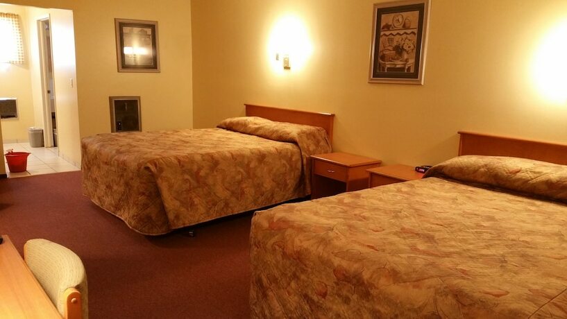 Imagen de la habitación del Hotel Yellowhead Motel. Foto 18