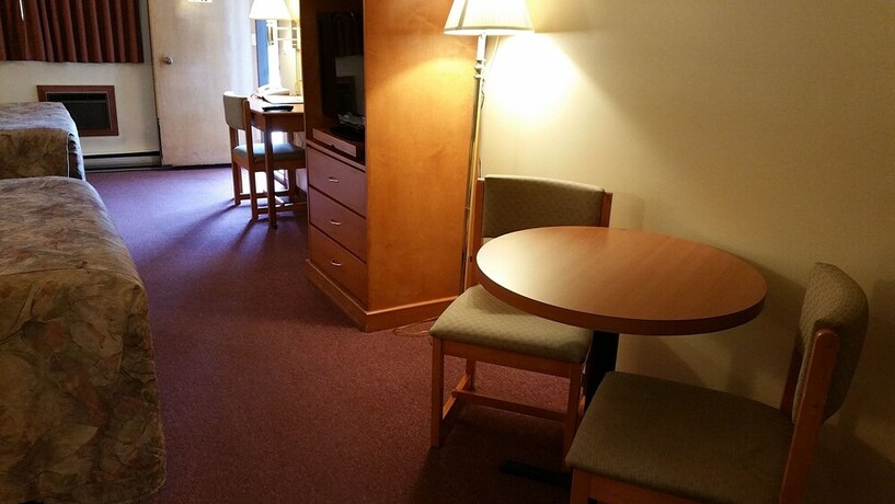 Imagen de la habitación del Hotel Yellowhead Motel. Foto 20