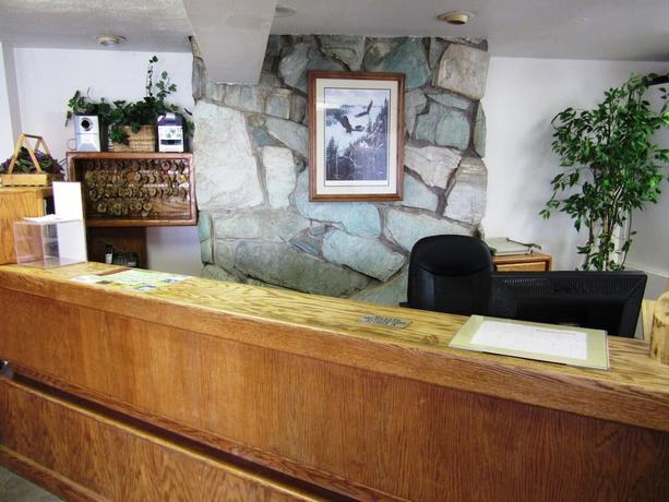 Imagen de los interiores del Hotel Yellowstone Country Inn, West Yellowstone. Foto 20