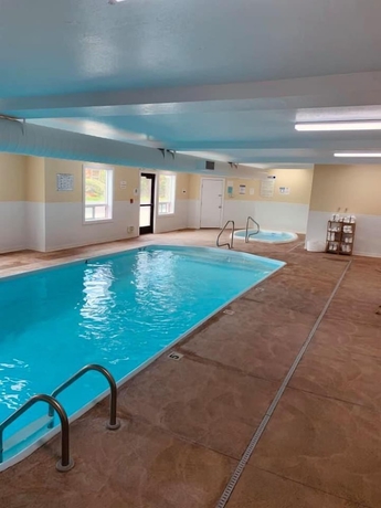 Imagen de la piscina del Hotel Yellowstone Lodge. Foto 18