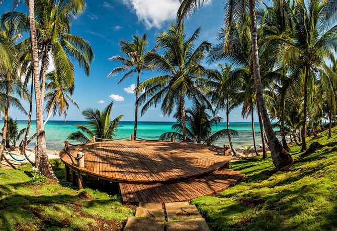 Imagen de los exteriores del Hotel Yemaya Reefs. Foto 13