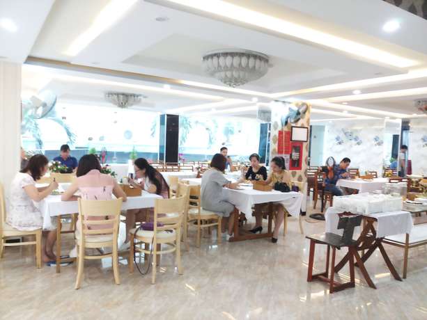 Imagen del bar/restaurante del Hotel Yen Vy 04 Luxury, Quy Nhon. Foto 4