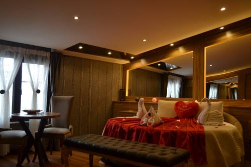 Imagen de la habitación del Hotel Yeni Otel. Foto 6