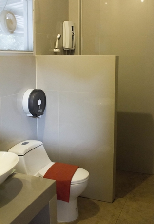 Imagen de la habitación del Hotel Yenjit Resort. Foto 15