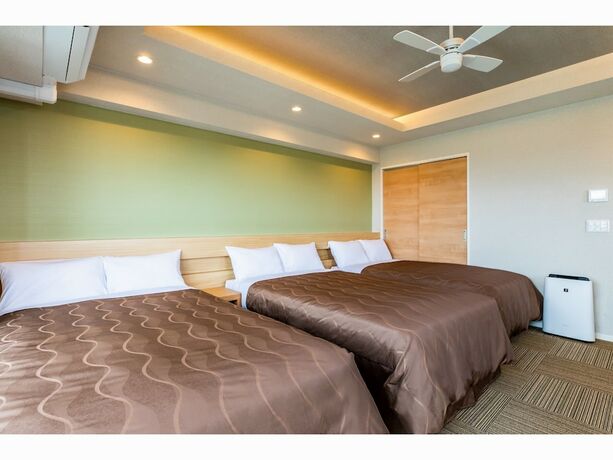 Imagen general del Hotel Yenn's Marina Inn Mercy. Foto 10